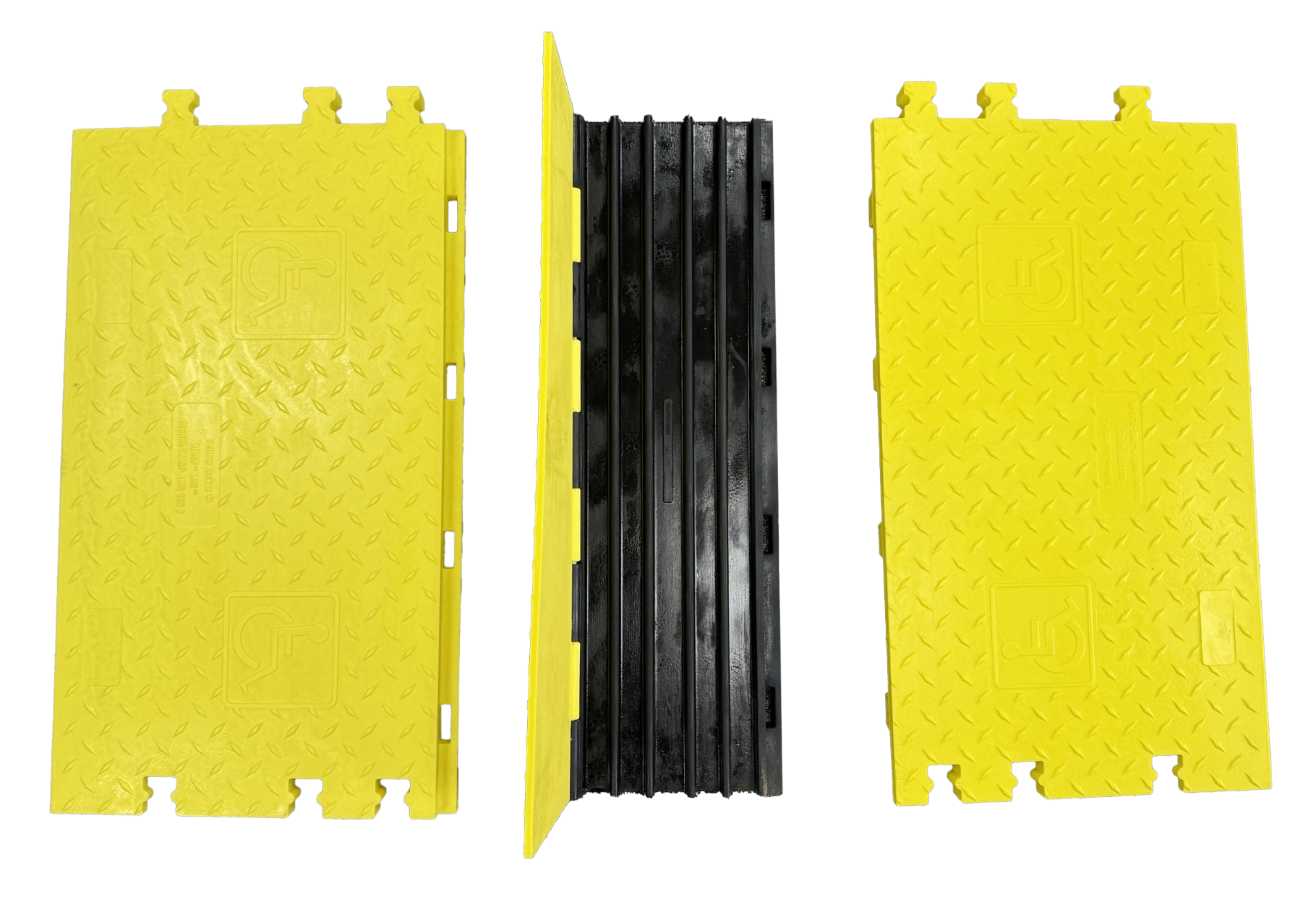 Heavy-duty cable ramp protecting cables on the ground